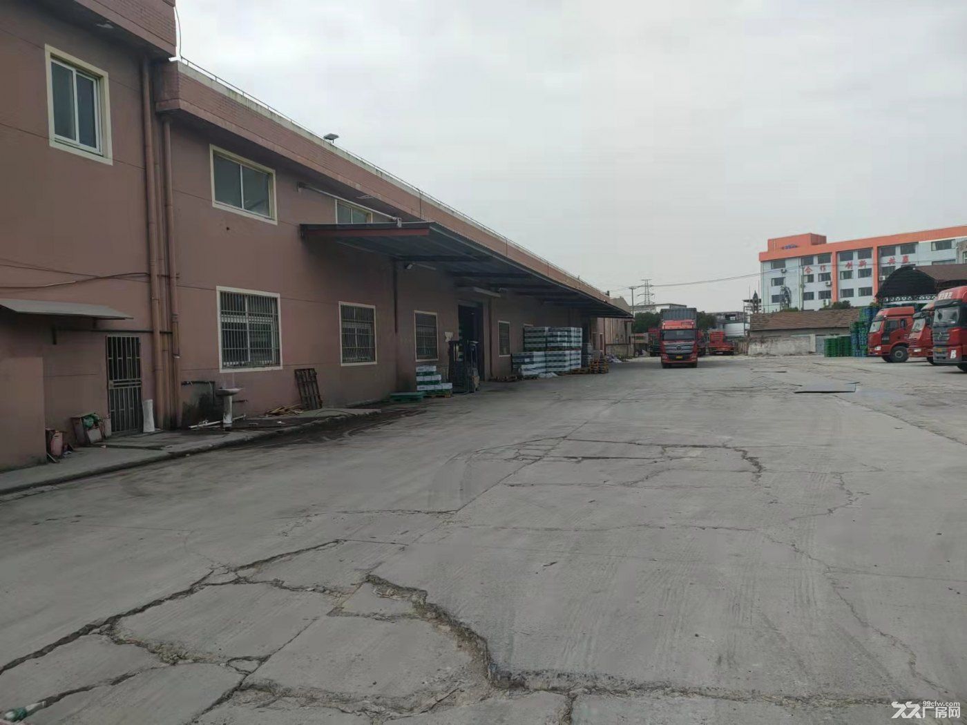 104宝钱公路厂房仓库20000可分租独门独院有行车形象好