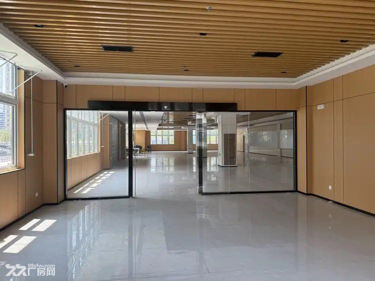 15000㎡标准厂房,层高9米,配电梯,园区内部道路宽敞,靠近主干道和高速公路 - 6