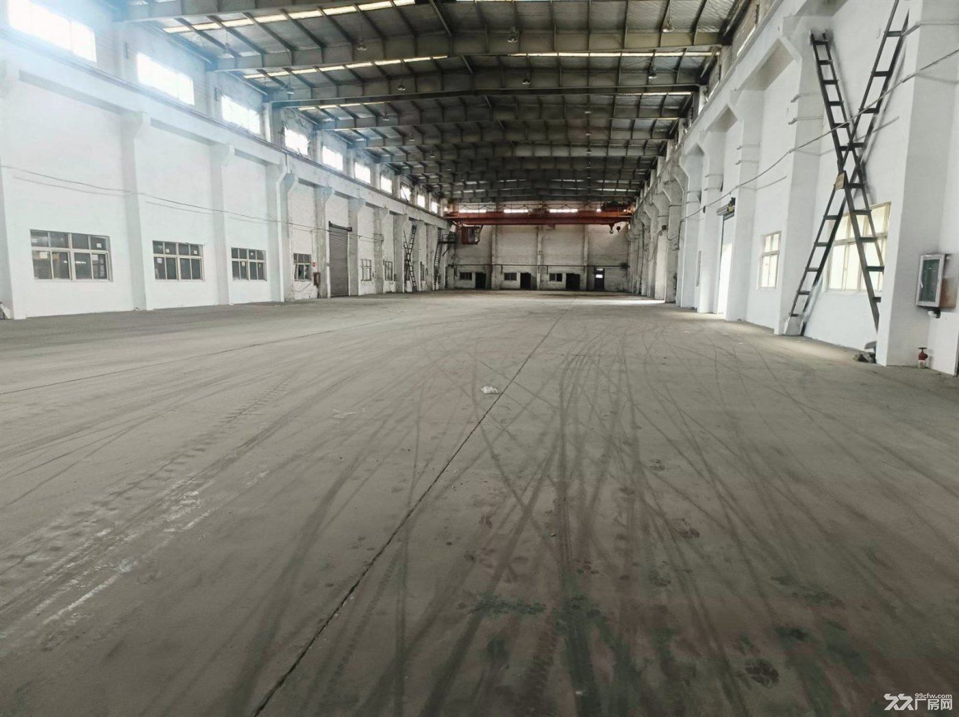 曹安公路新出原房东3000平标准火车头单层厂房价格便宜环境优 - 6