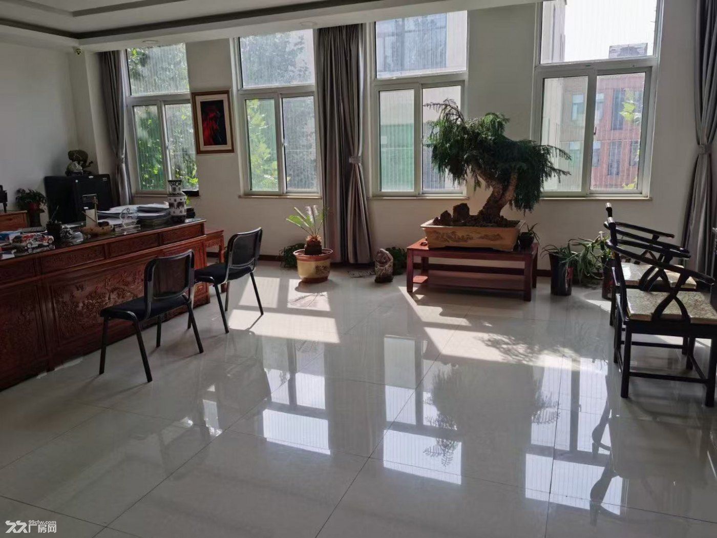 因公司发展需要，乔迁新居，出租出售长清“联东U谷”发财宝地，上下两层共计1250 - 8
