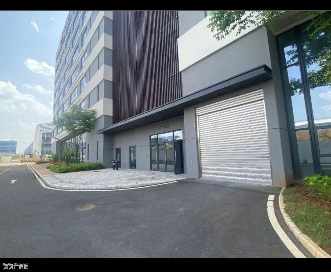 地铁口稀缺房源，全新高标厂房出租！ - 4