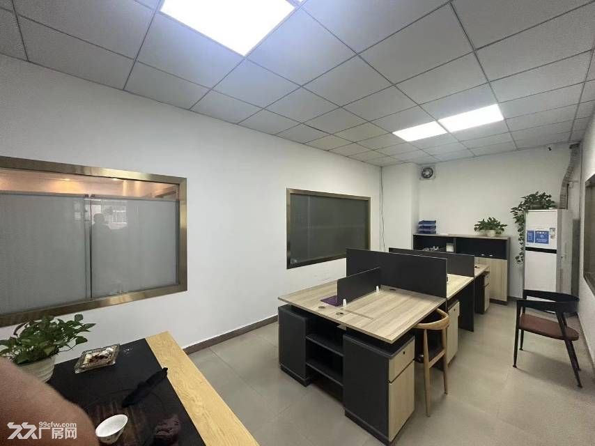深圳龙岗坂田地铁口附近1470㎡精装修厂房出租 - 4