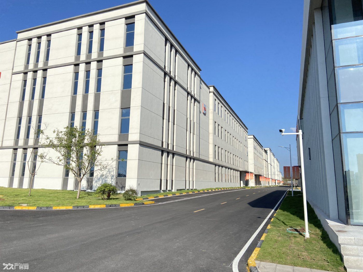 高速路出口 标准厂房 空高8米 可进大车 - 5