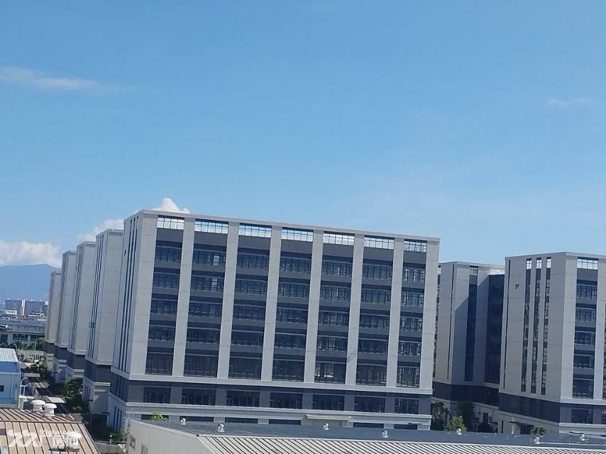 新建厂房整栋出租，证件齐全，可分售，价格可谈