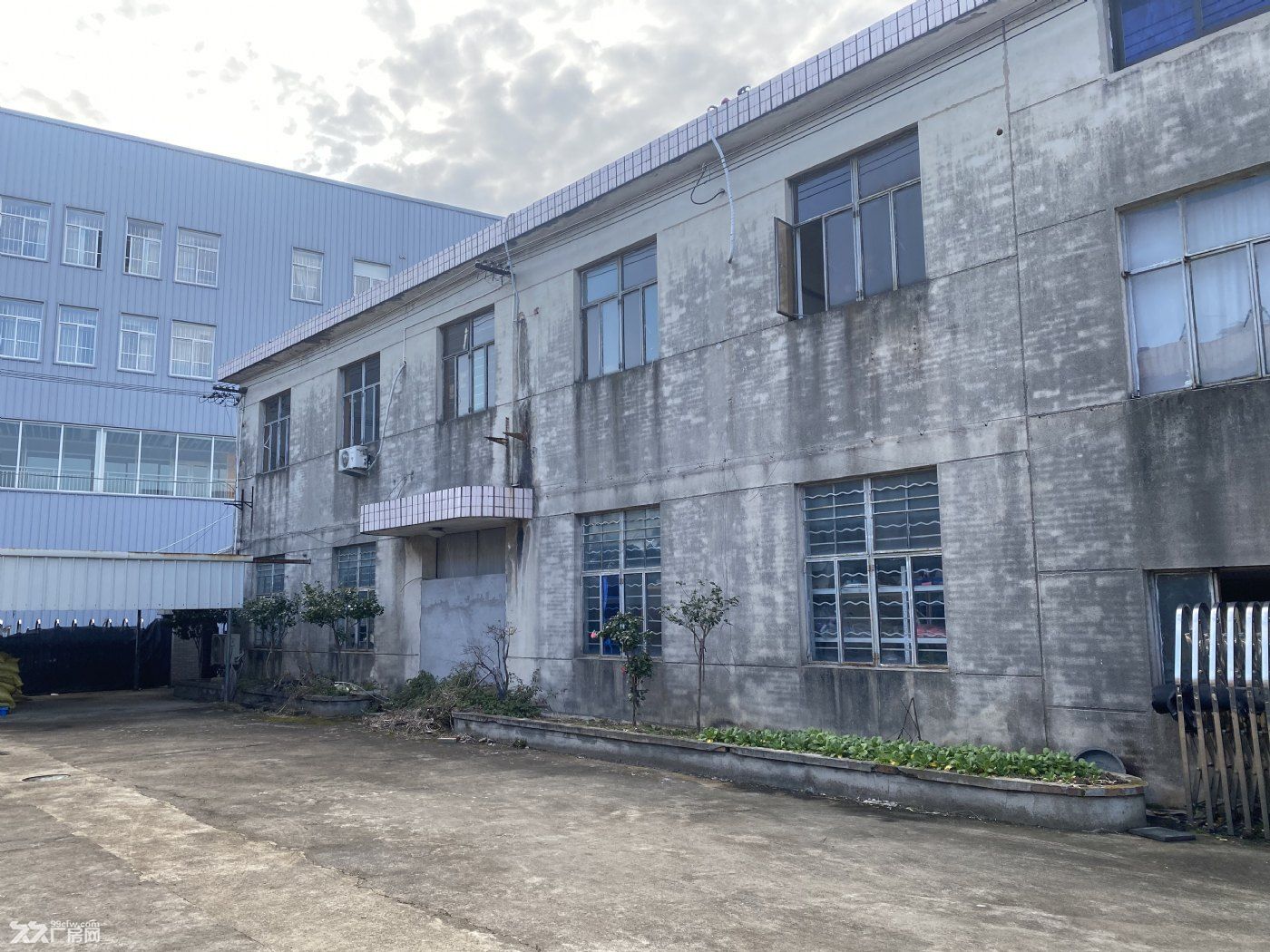 观海卫工业区1.5亩厂房出售500万