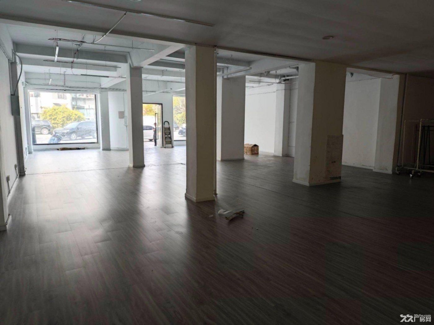 下沙3号大街沿街一楼300方带装修有展示面可随时入驻 - 2