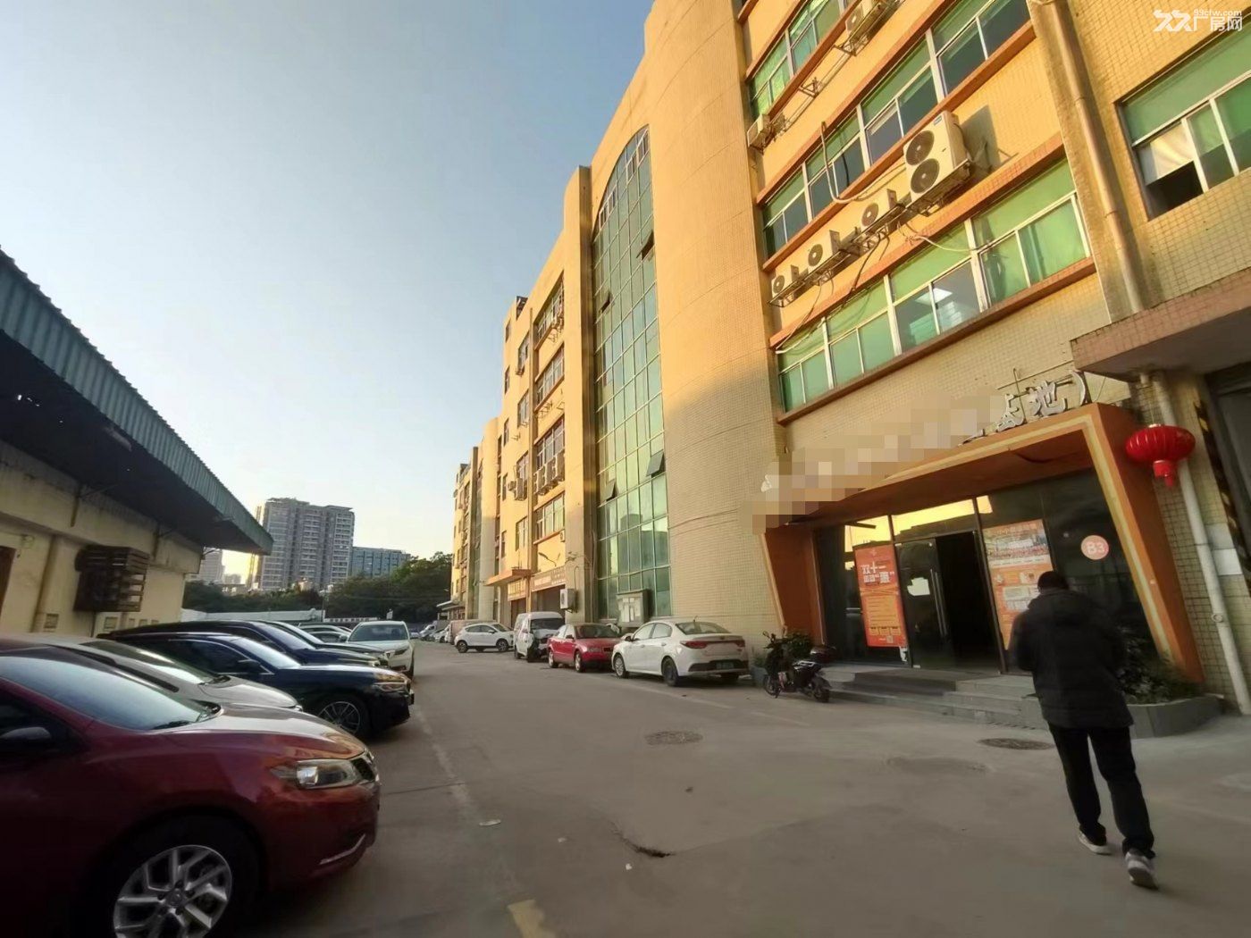 龙华新出一楼760平厂房出租
