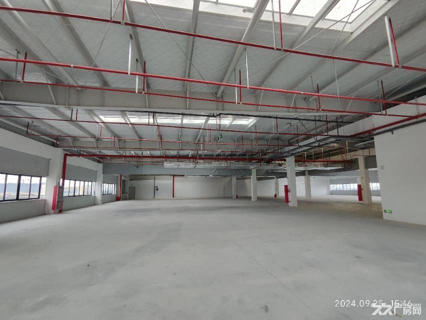 非中介，苏州工业园区新建3层面积12000厂房出租-可分租