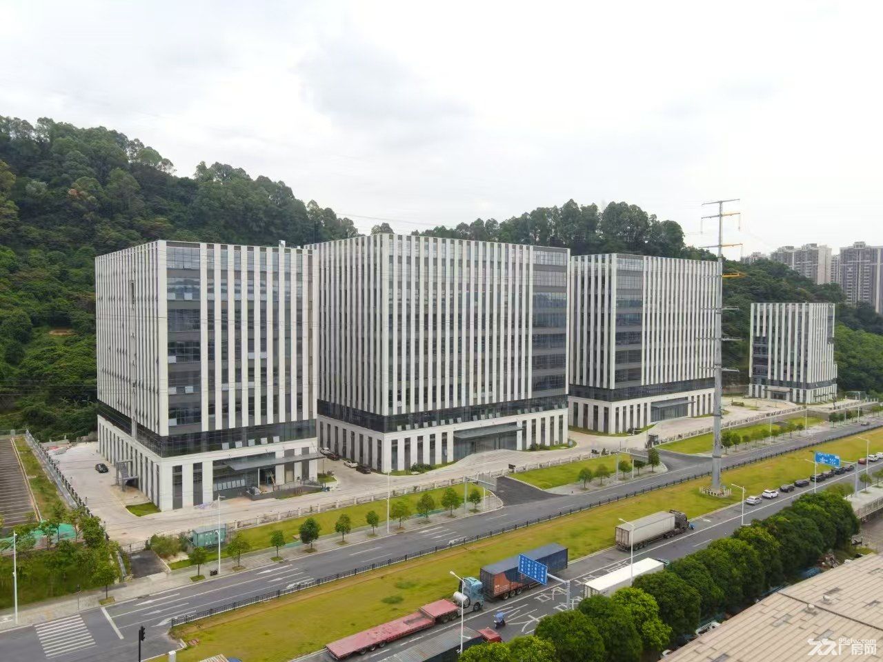全新超高标厂房招租，实际面积出租，8米层高，M1工业用地