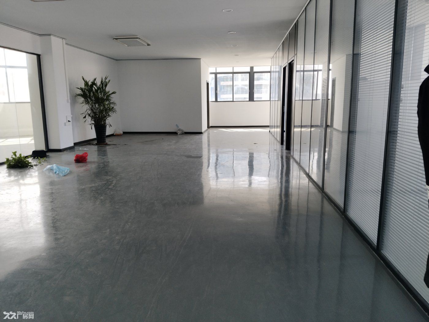 狮山成熟园区楼上车间带精装办公室有两部5吨货梯