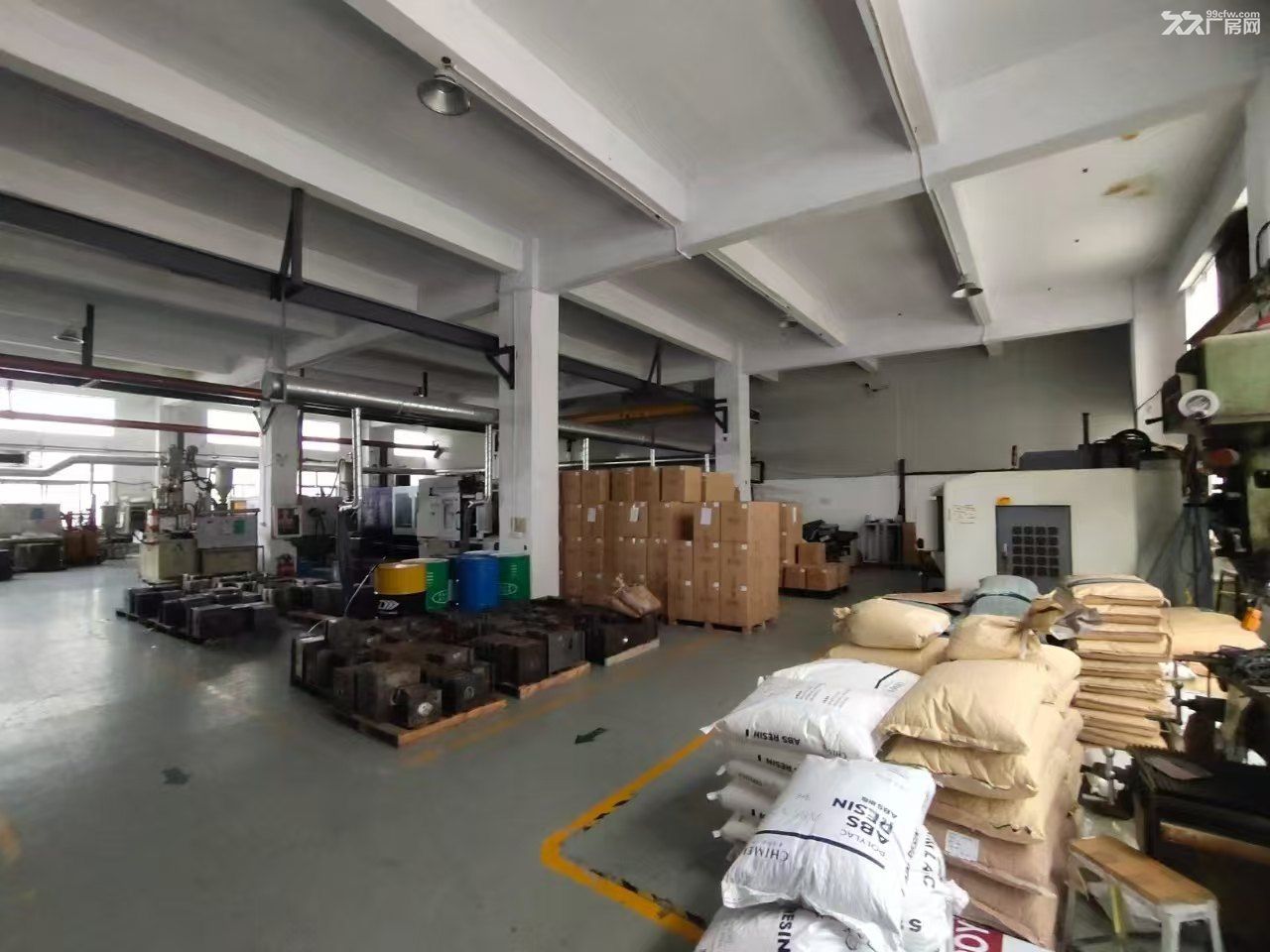 光明区公明北环路边,原房东一楼厂房1100平,800平,高度6米,现成行车