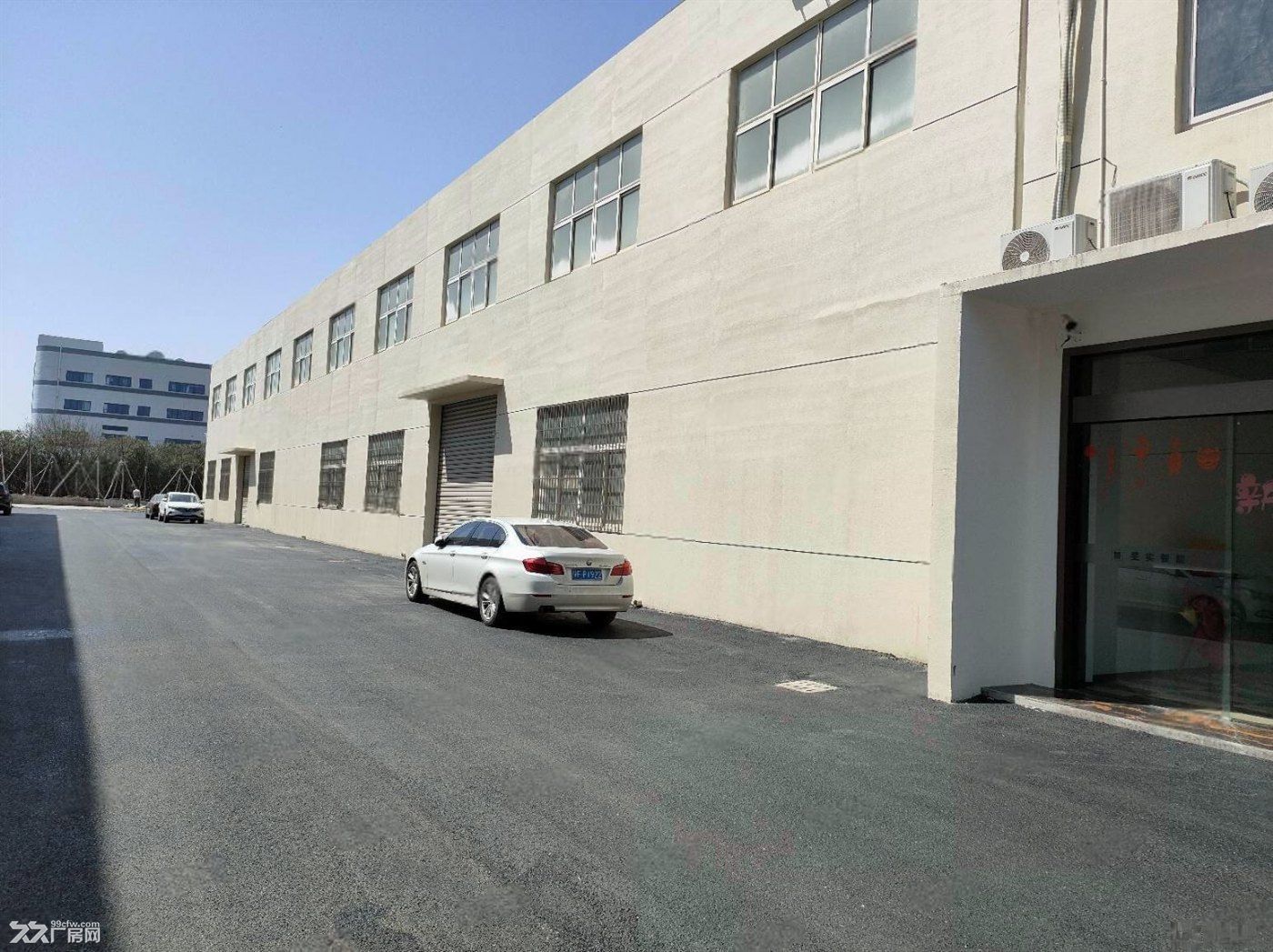 房东直租:黄渡原房东出租1500,单层带行车,精装办公室,场地大 - 6