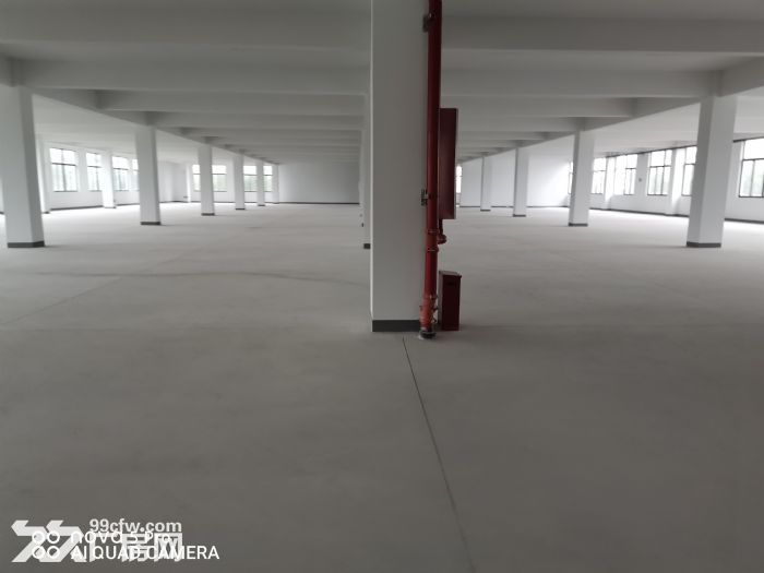 多层厂房仓库出租，每层1500平，有一楼，可分租，适合电子，电柜，组装，服装，有