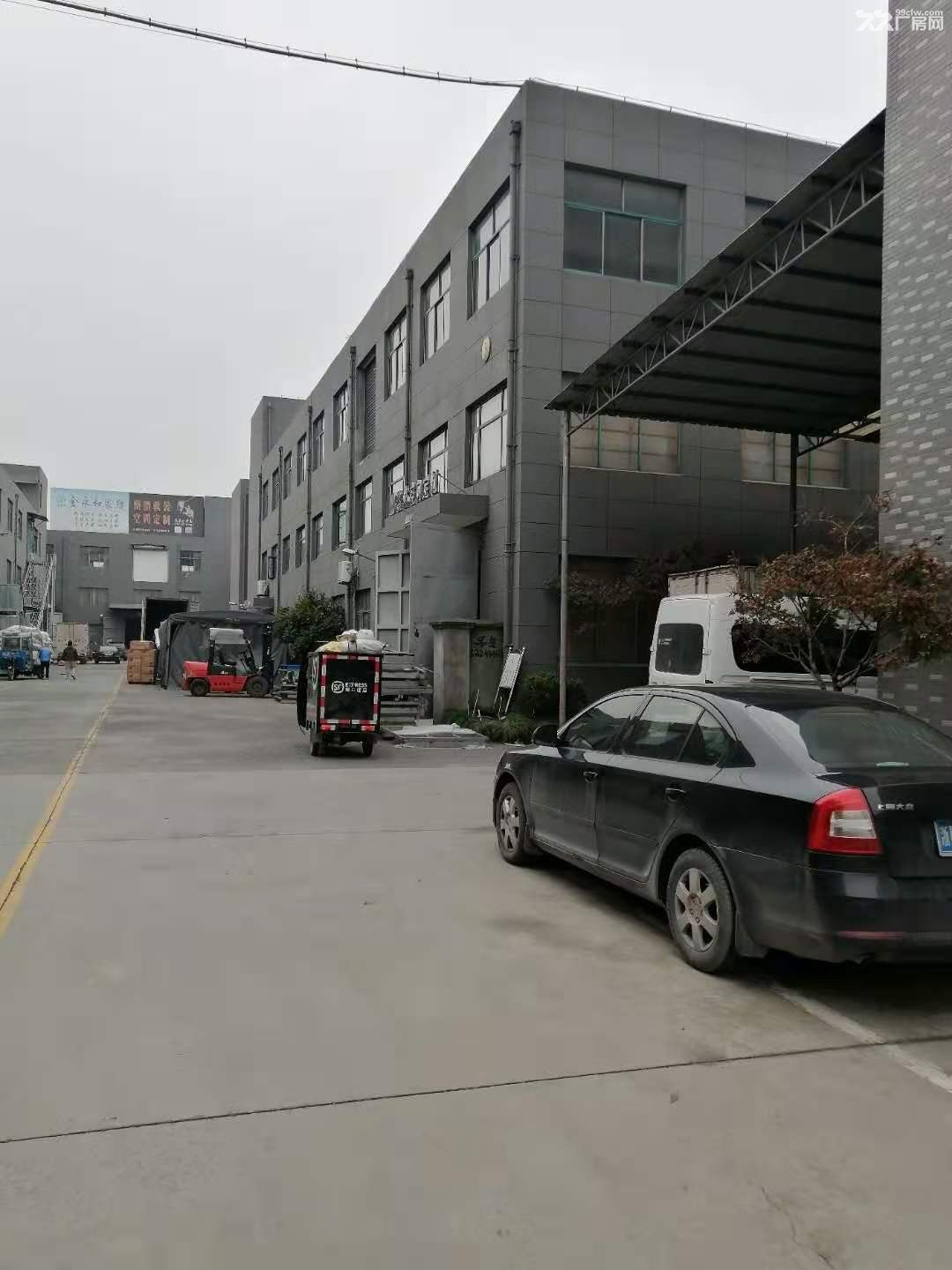 出售临平塘栖工业区5亩土地，标准厂房6600方，证件齐全，独门独院