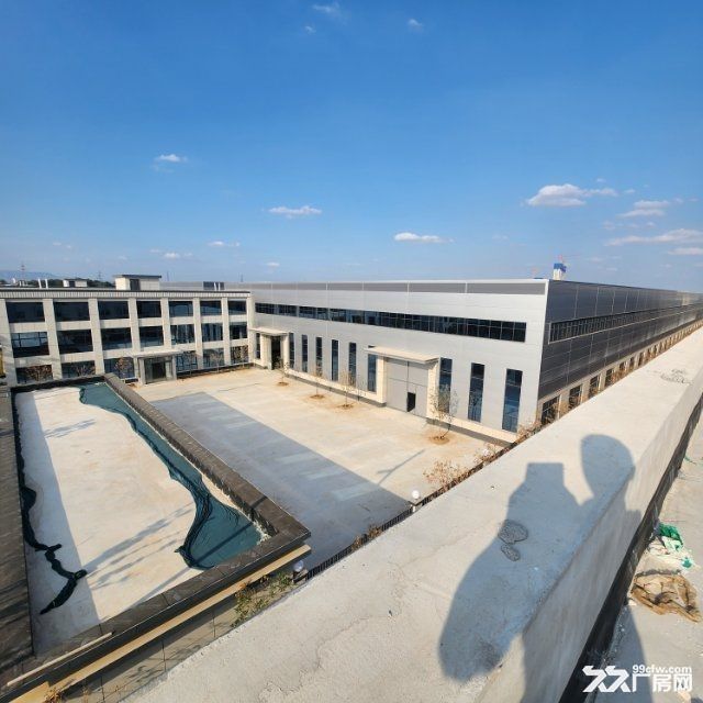武功2300平 (配备行车可办公)钢构厂房 现房出租