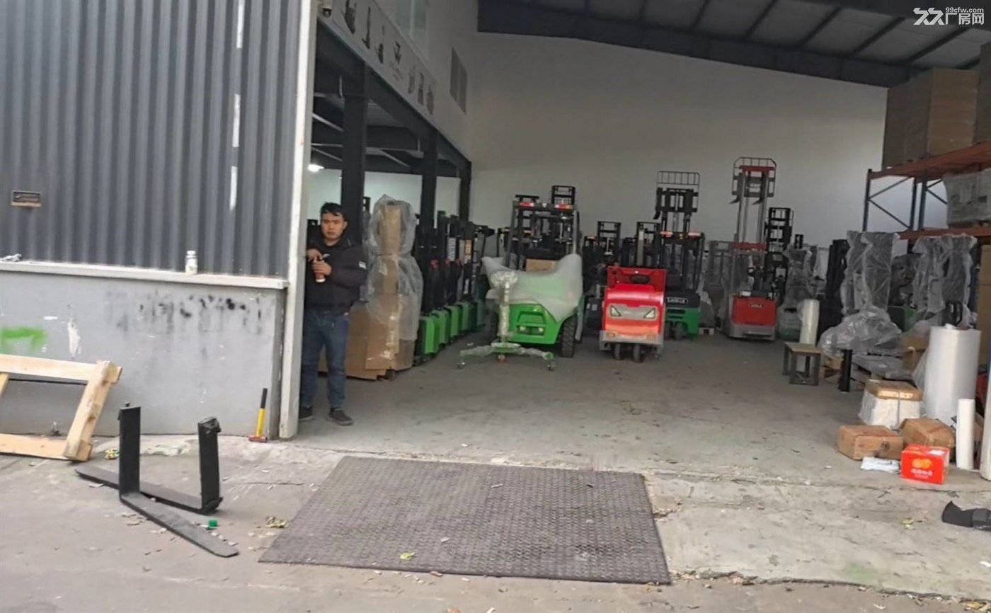 无:赵巷镇崧春路203号独院厂房960平方出租带精装修办公室