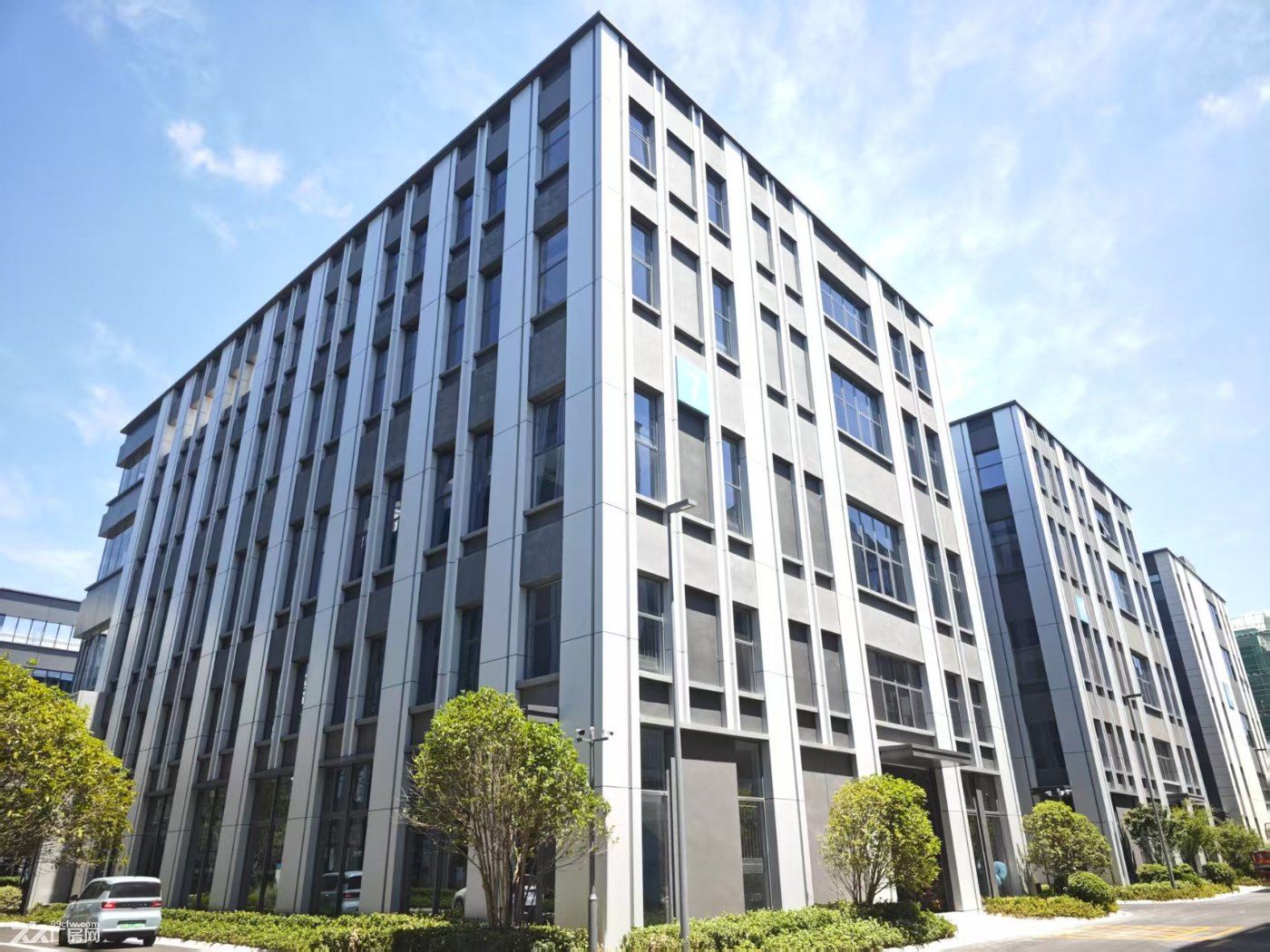 三层独栋厂房出售，花园公寓食堂等配套全，国土50年高速口 - 4