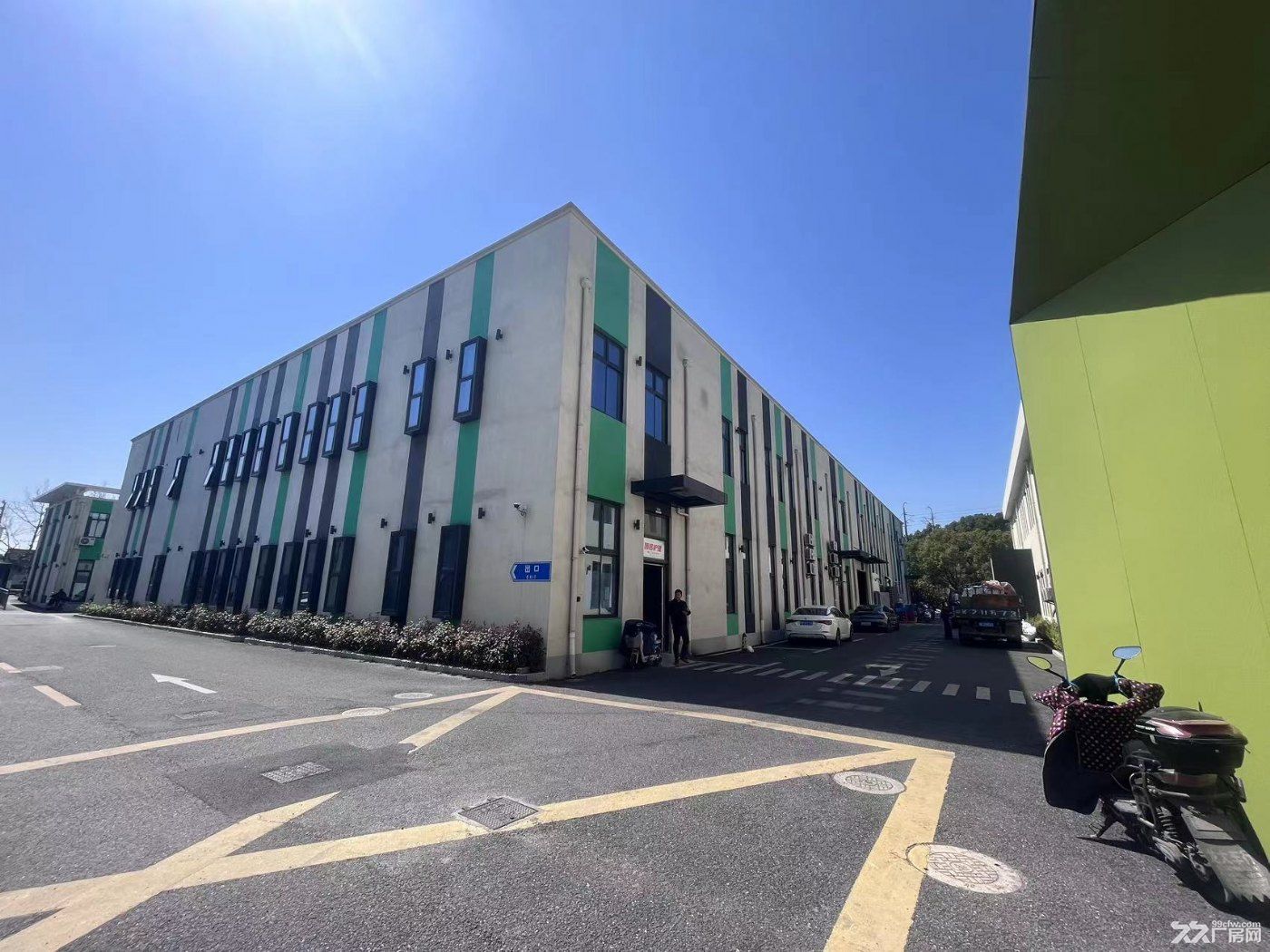 闵行地铁口旁双层小独栋出租，有商业批文，价格便宜 - 6