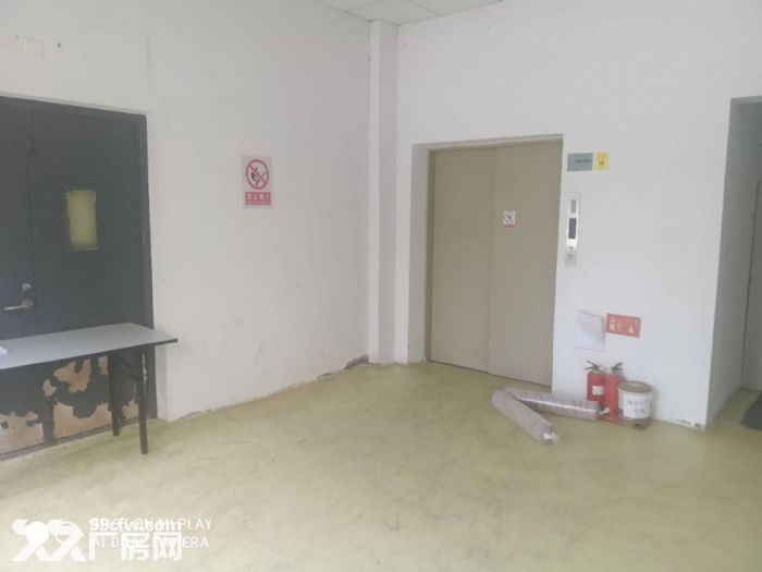A斜塘二楼2000平标准厂房  价格便宜  环境好