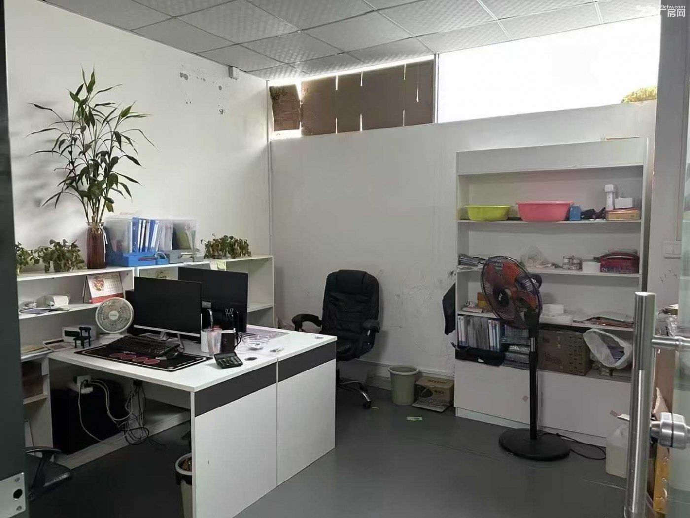 深圳龙华厂房出租880平方有装修 - 2