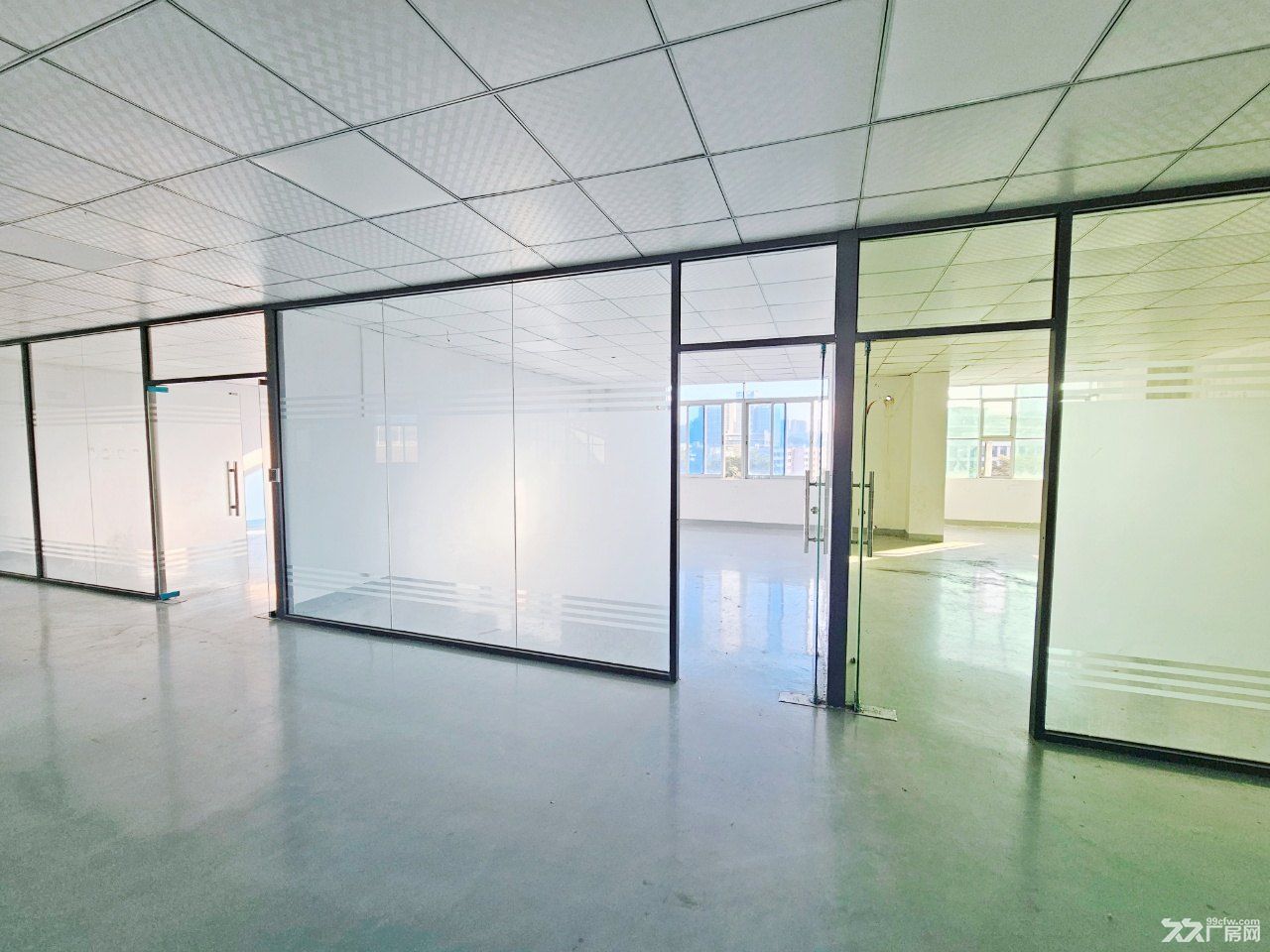 西乡高性价比厂房仓库300-880-1380平米低价招租 - 3