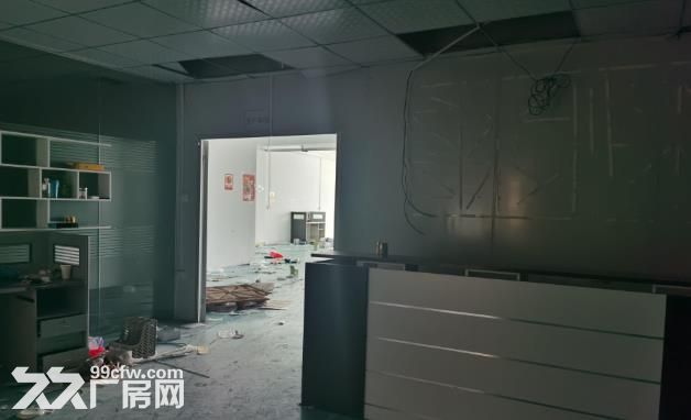 龙华观澜章阁楼上410平现成装修厂房招租，价格便宜，带办公区 - 3