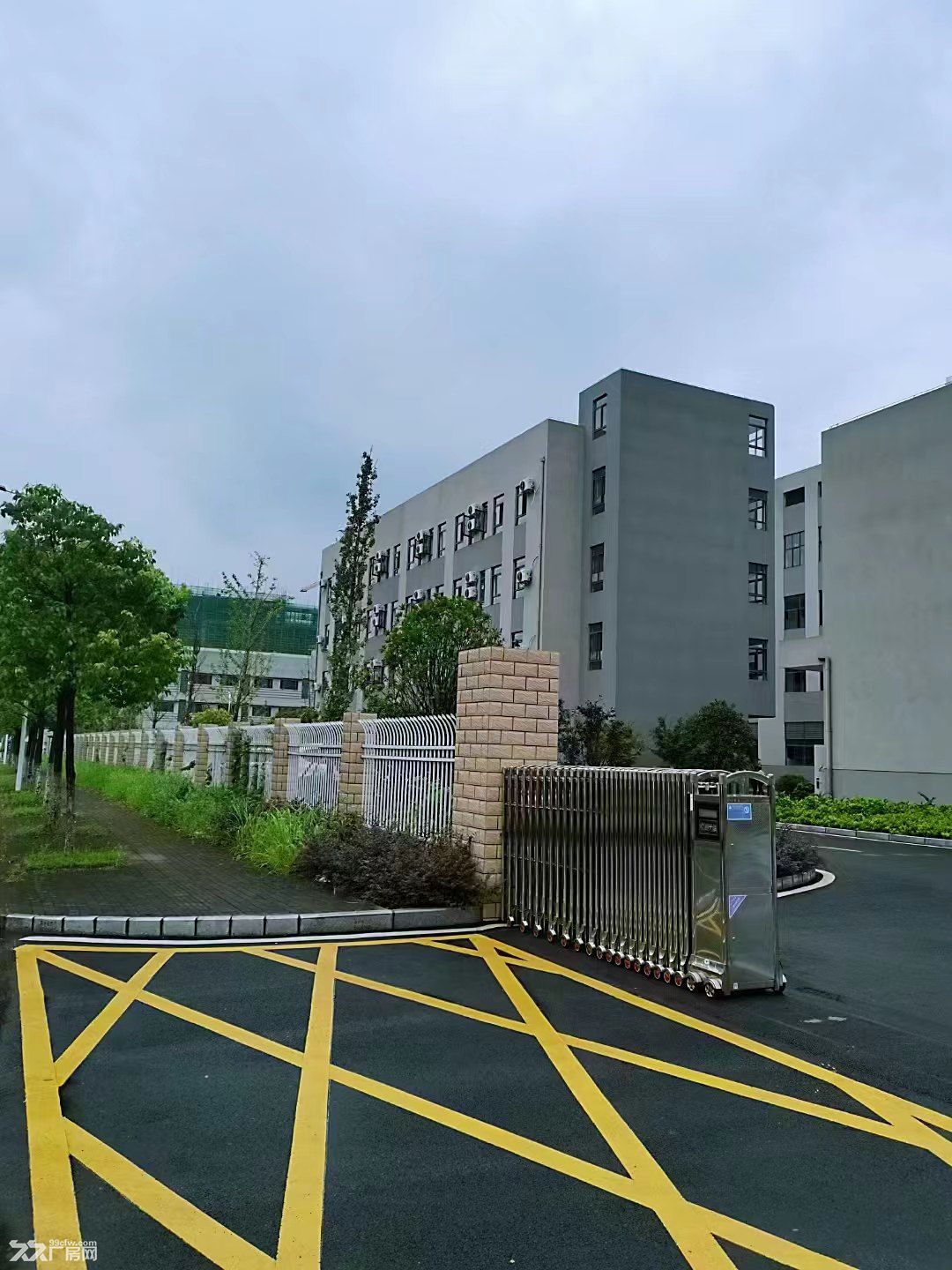 业主直租无中介费，光电园框架厂房仓库，交通便利可分租 - 2