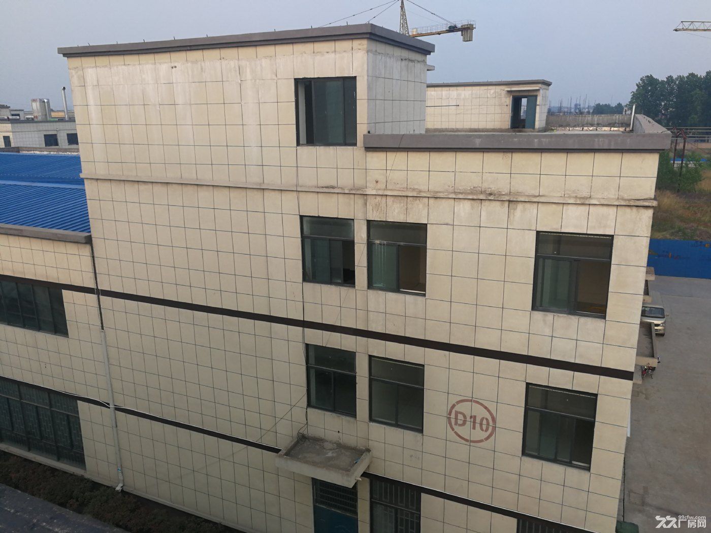 具城 D9 栋厂房出租,位置优越,总面积4000平方米,空间充裕,配备 5 吨行 - 3