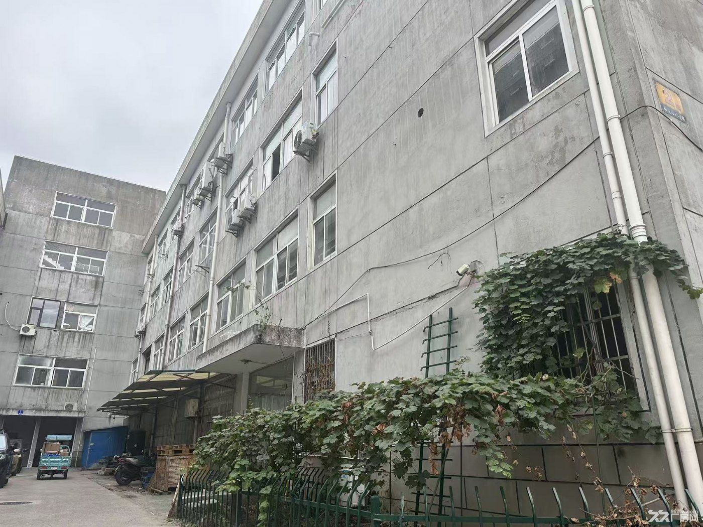 出租钟楼青枫公园1000平厂房,价格可面议,层高4米,有货梯