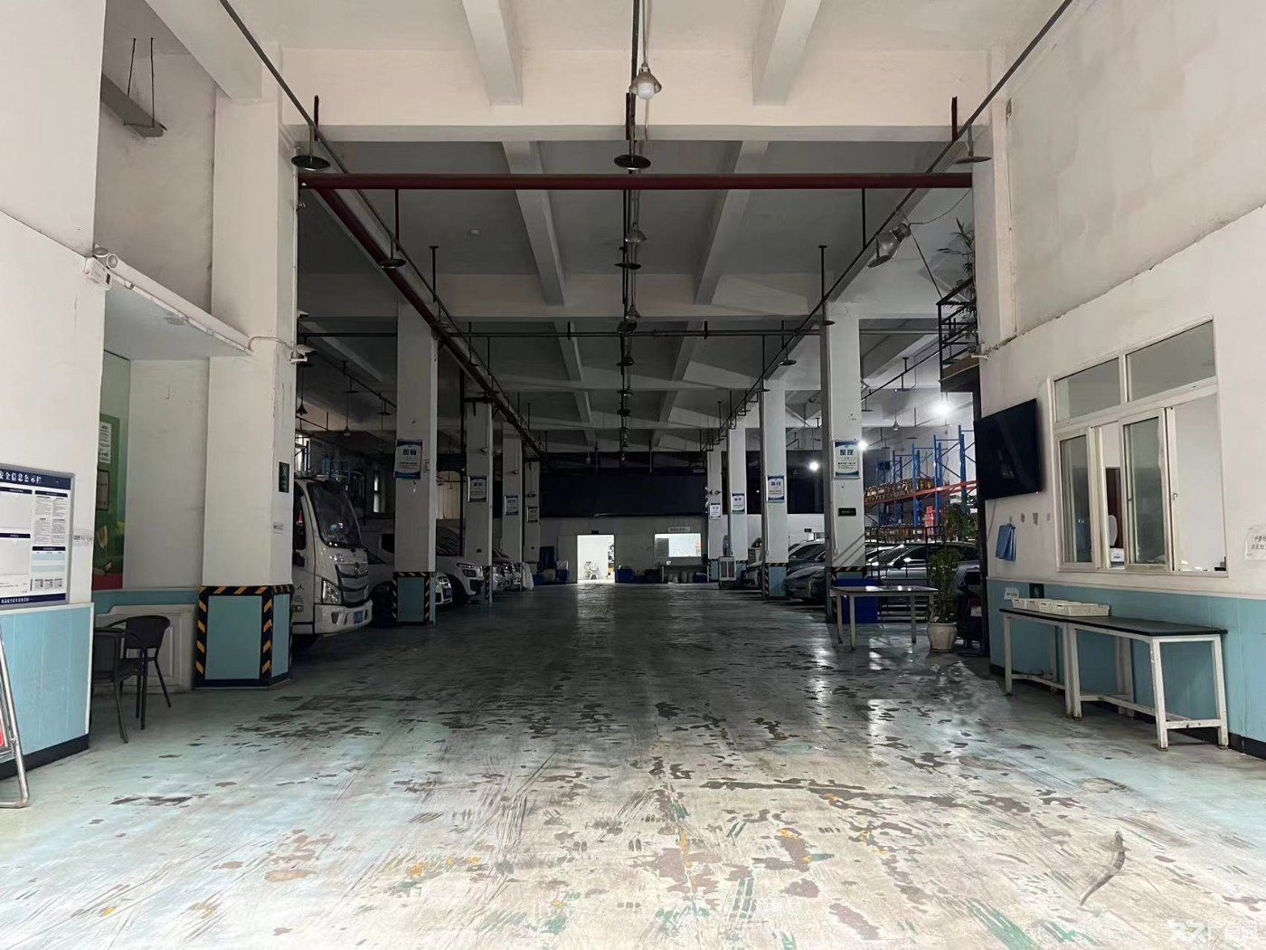 渝北区回兴服装城长河轻轨站附近标准厂房仓库出租 - 4