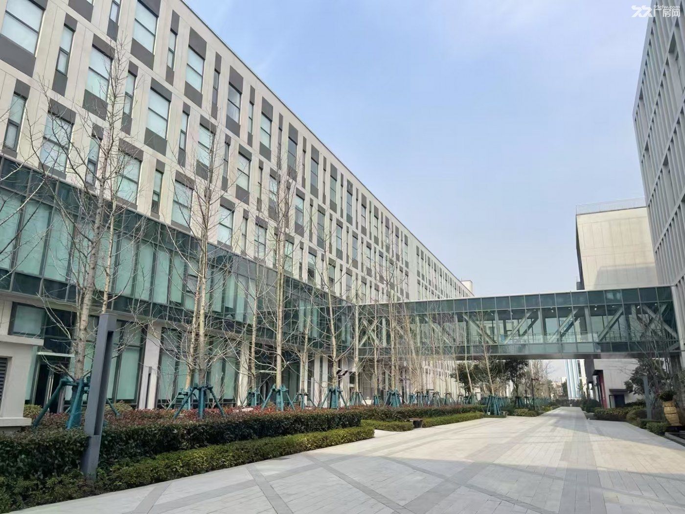 闵行26800平米机器人超级工厂出租,可分租