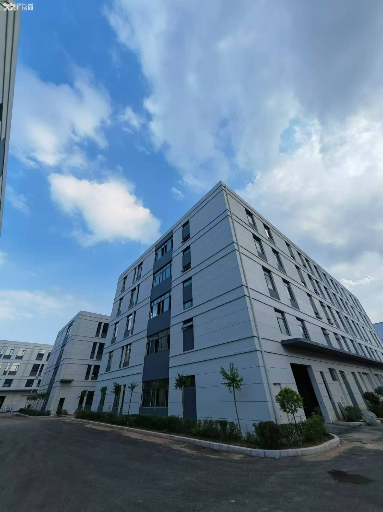 沈阳市浑南区特价厂房出租出售，租15块钱，售卖3500，价格可议，全沈阳房源均有