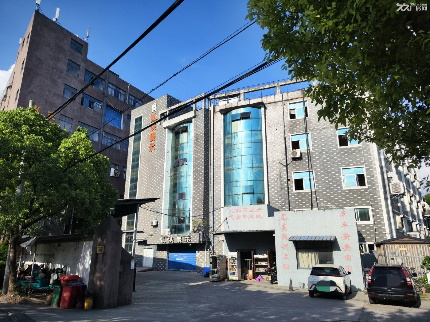 位于大道旁，大型车辆可进出，可分租，厂区相应配套齐全
