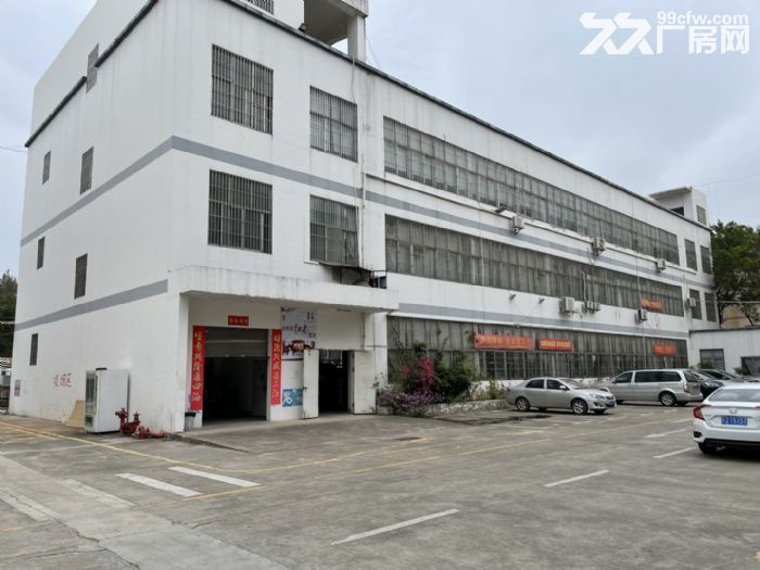 观澜地铁口周边标准厂房3000平，商业配套齐全，适合电商外贸