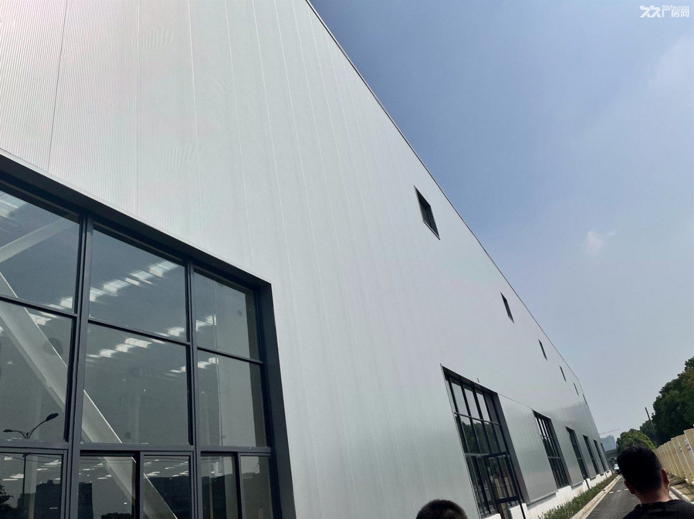 房东直租:华新新建厂房2500平单层,高度12米,可分割 - 2
