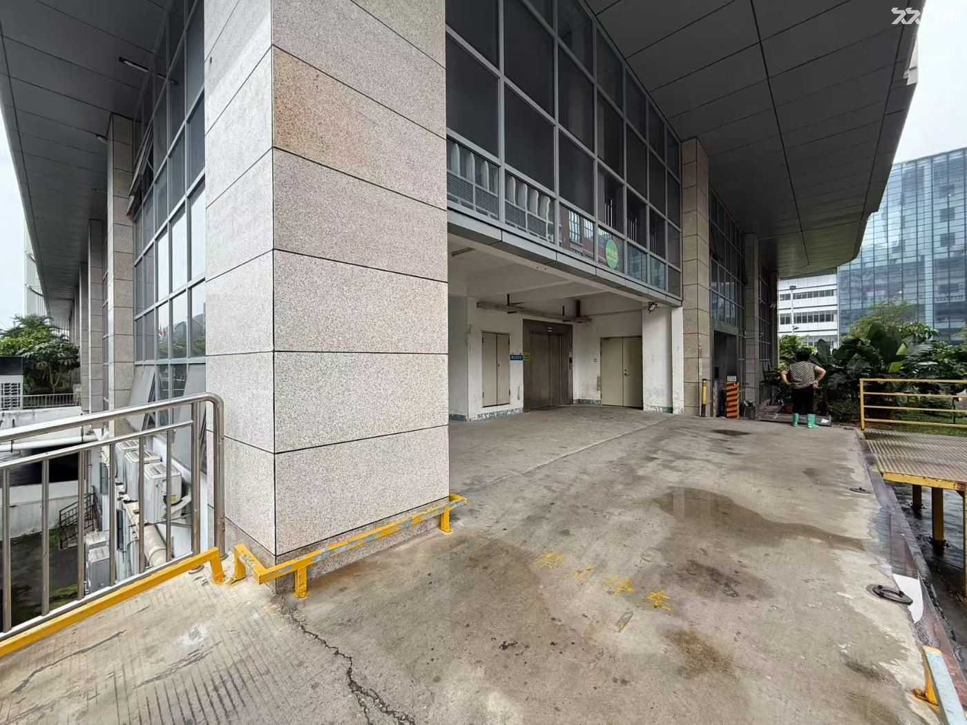 坪山格兰达装备产业园精装厂房1600m²出租
