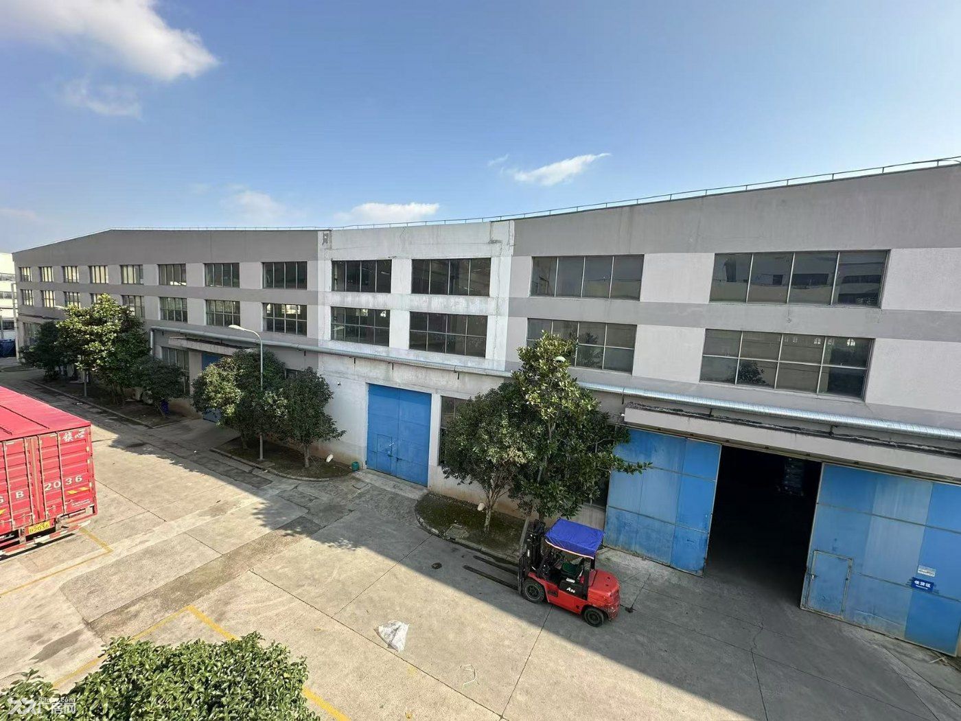 一首业主直租，标准104板块，独门独院，开通天然气，配电800KV - 7