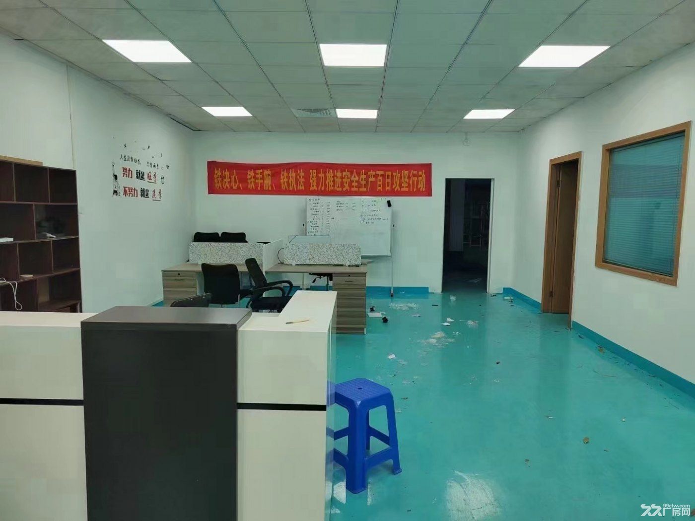 深圳福永107国道旁楼上精装修厂房1000平出租