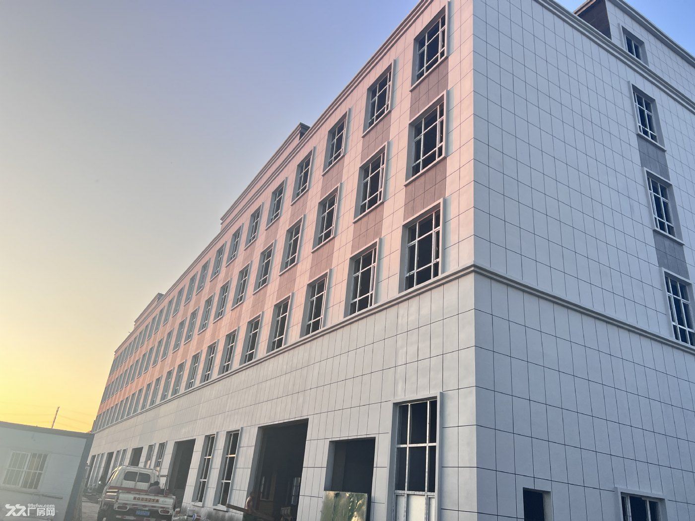 新疆头屯河区头屯河农场自贸工业园区库房出租