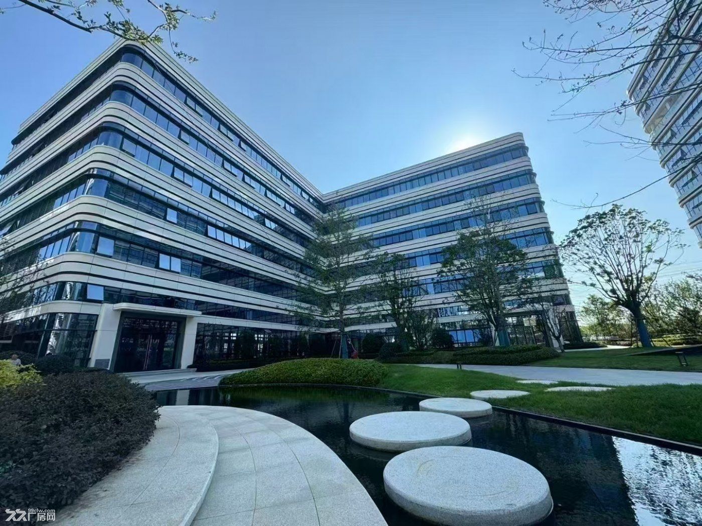 奉贤南桥新建高标研发办公厂房出租 - 2
