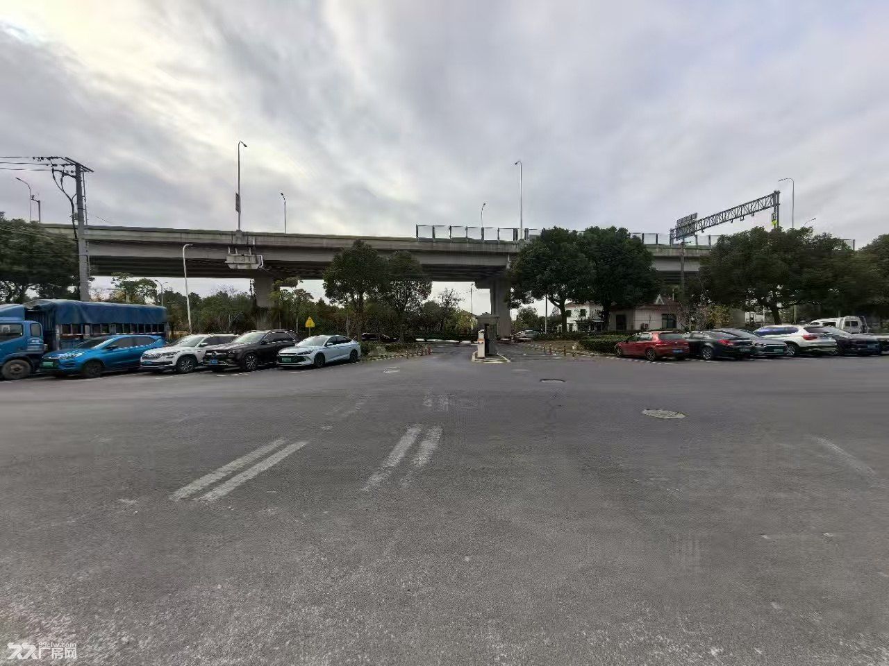梅陇 陆国大厦 厂房办公室招租,价格便宜 - 3
