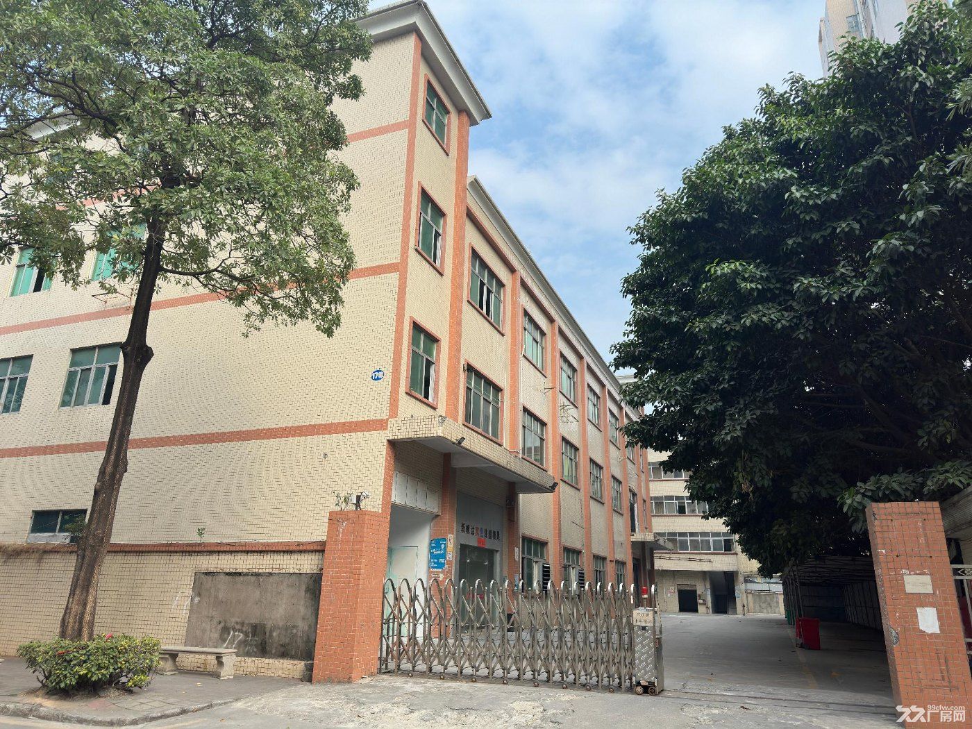 松岗新出原房东3600平方形象好实际面积出租
