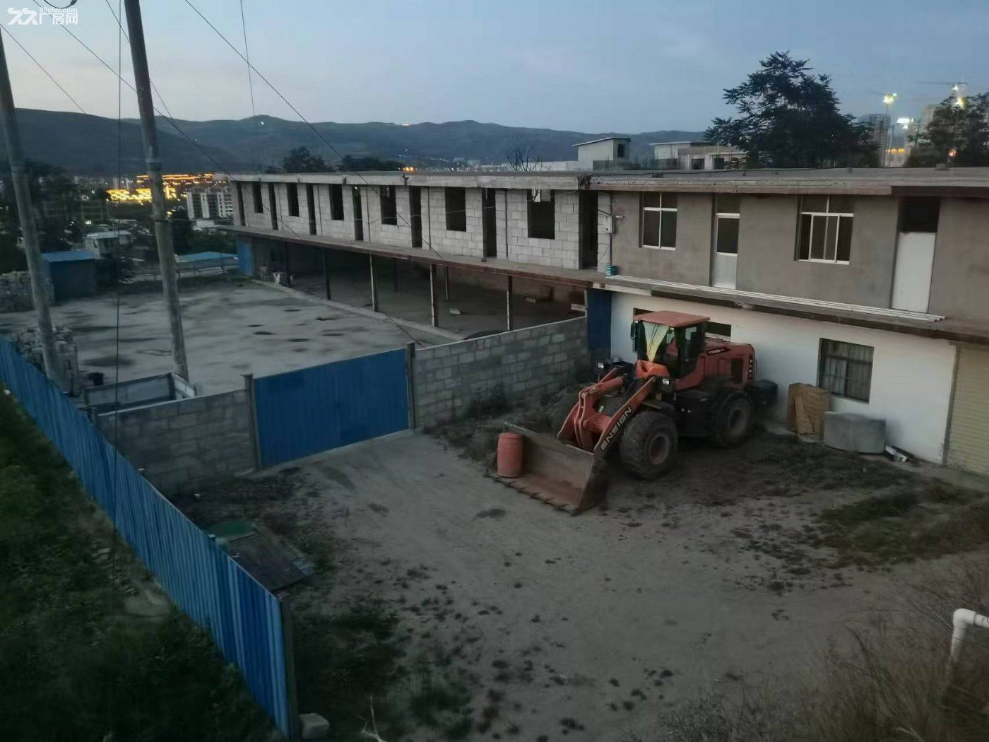 厂房出租、水电齐全,价格便宜
