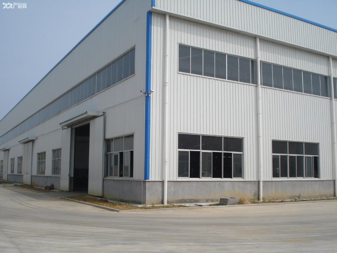 土地8亩出售,单层多层厂房面积5200平方,适合4s店和各加工企业