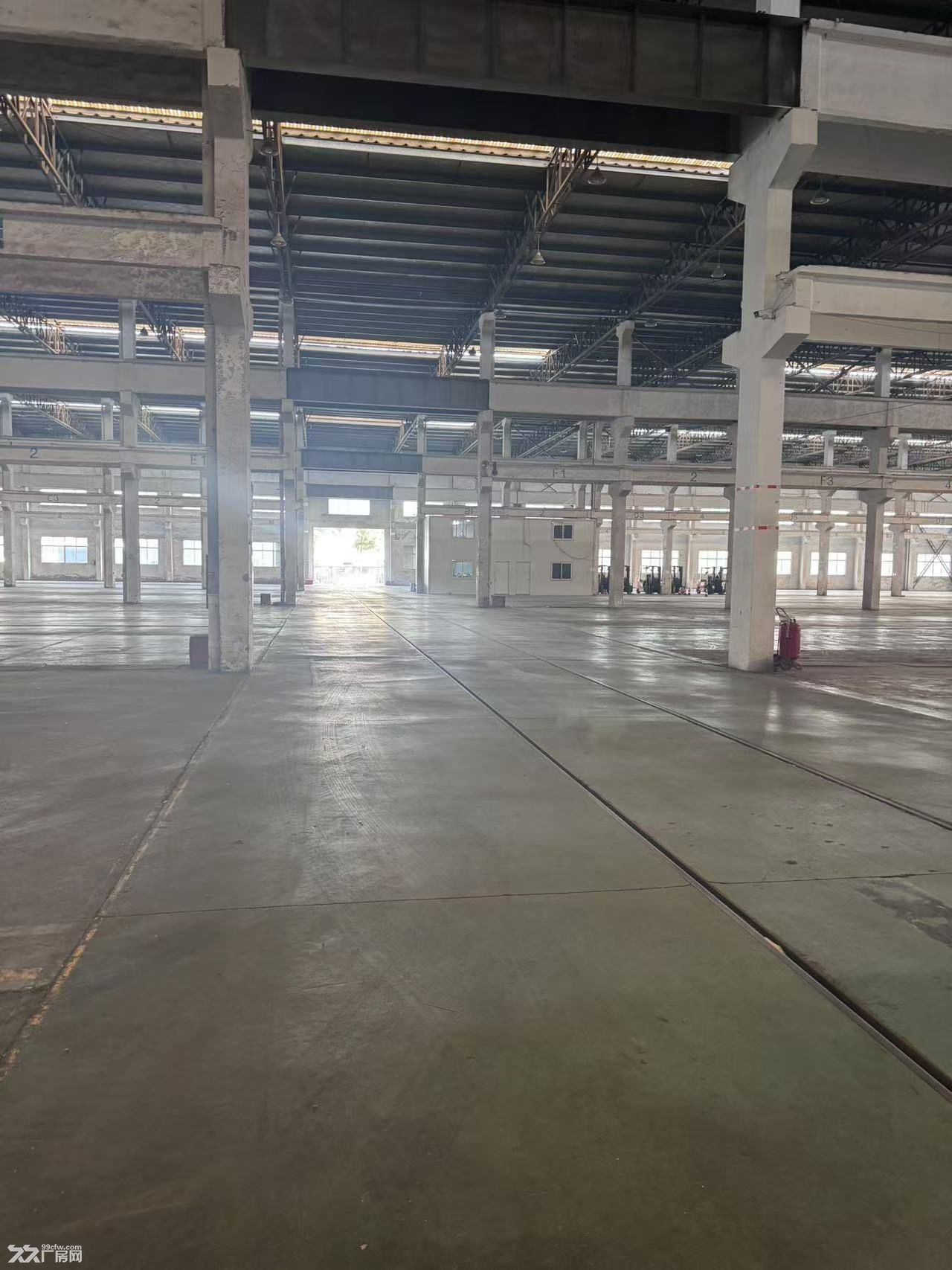 璜土镇小湖工业园出租厂房出租,有单独大门进出 - 4