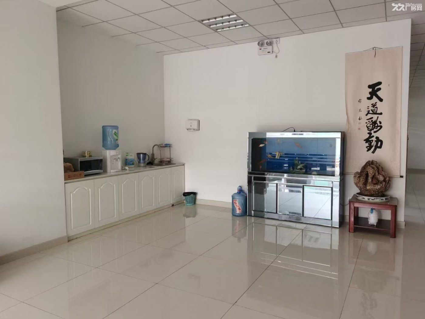 因公司发展需要，乔迁新居，出租出售长清“联东U谷”发财宝地，上下两层共计1250 - 3
