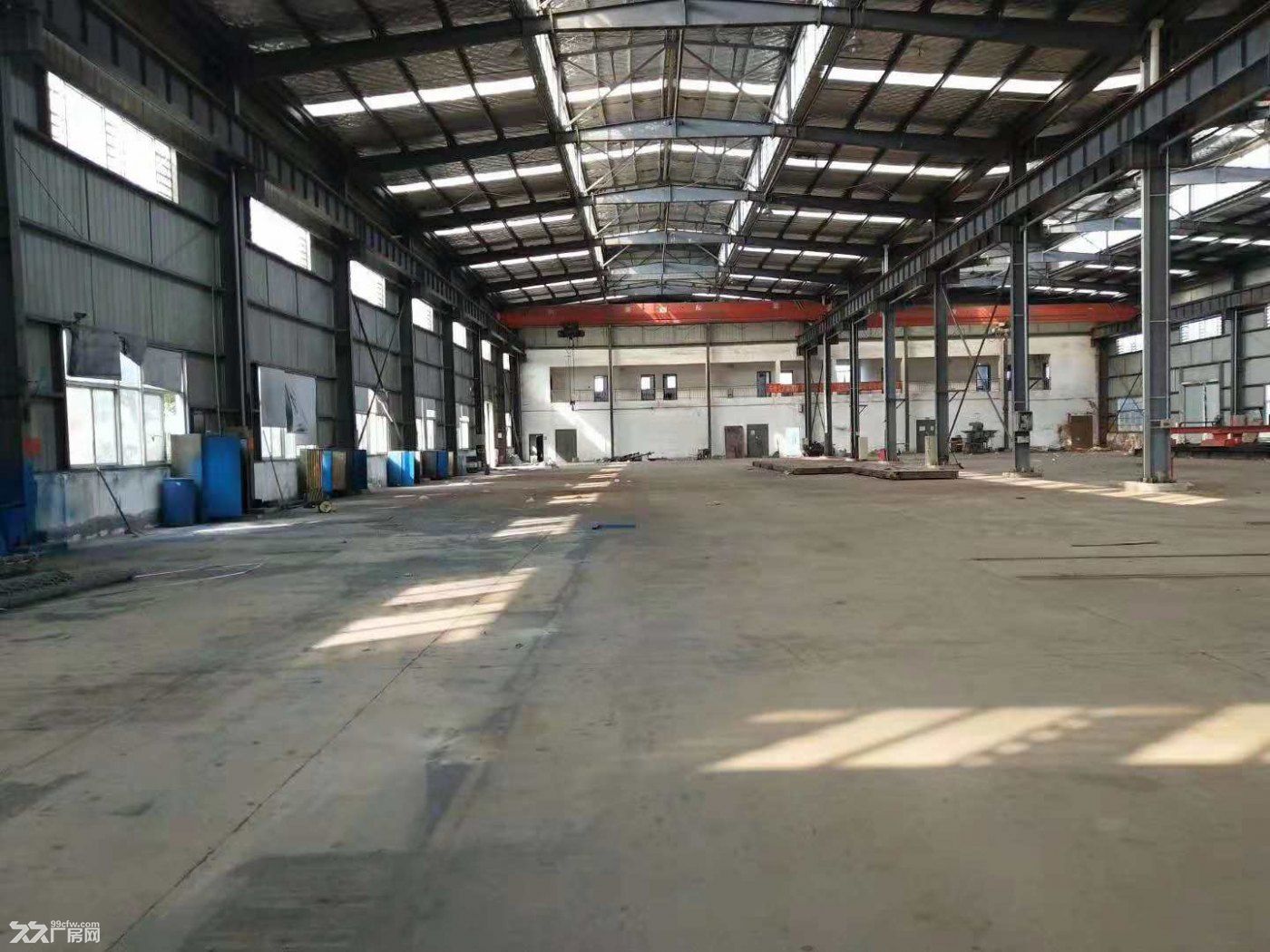 蔡甸柏林2500平米行车15吨5吨各一台配套齐全，进出便利，变压器1600 - 4