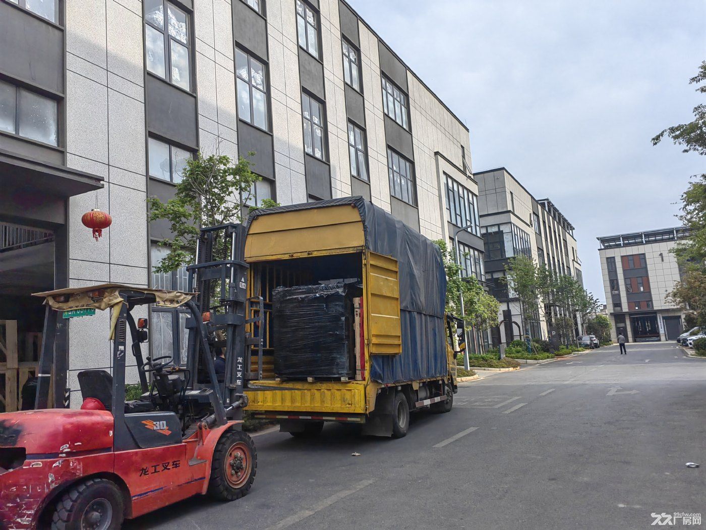厂房仓库招租 层高7.8米可做隔层 可装行车 手续齐全不拆迁 可环评 挂车可进 - 7