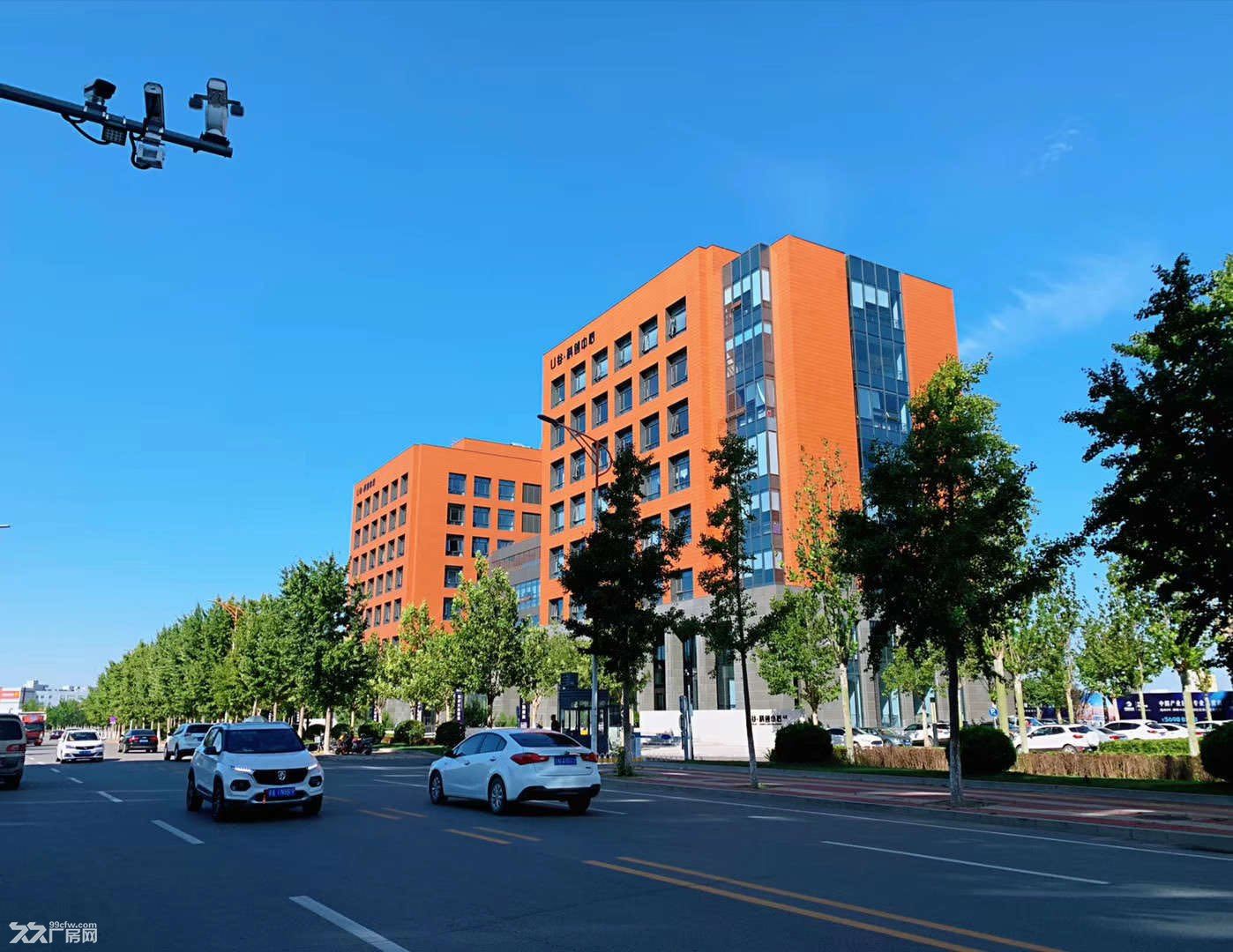总部办公、科技研发、微生产为一体的产研基地。 - 2