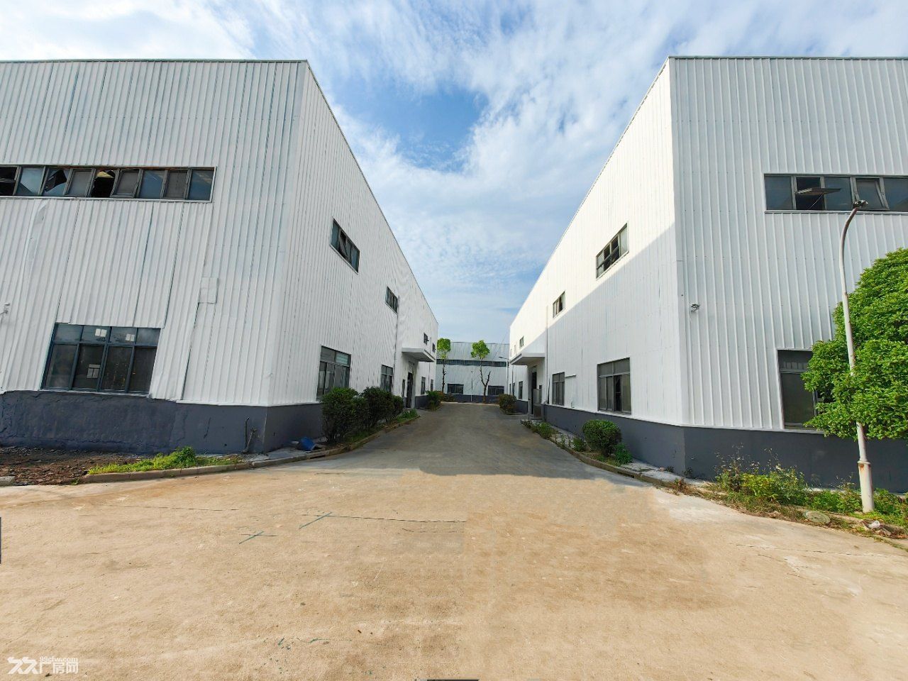 浦东南汇 独栋单层厂房招商  层高10米 带行车 - 2